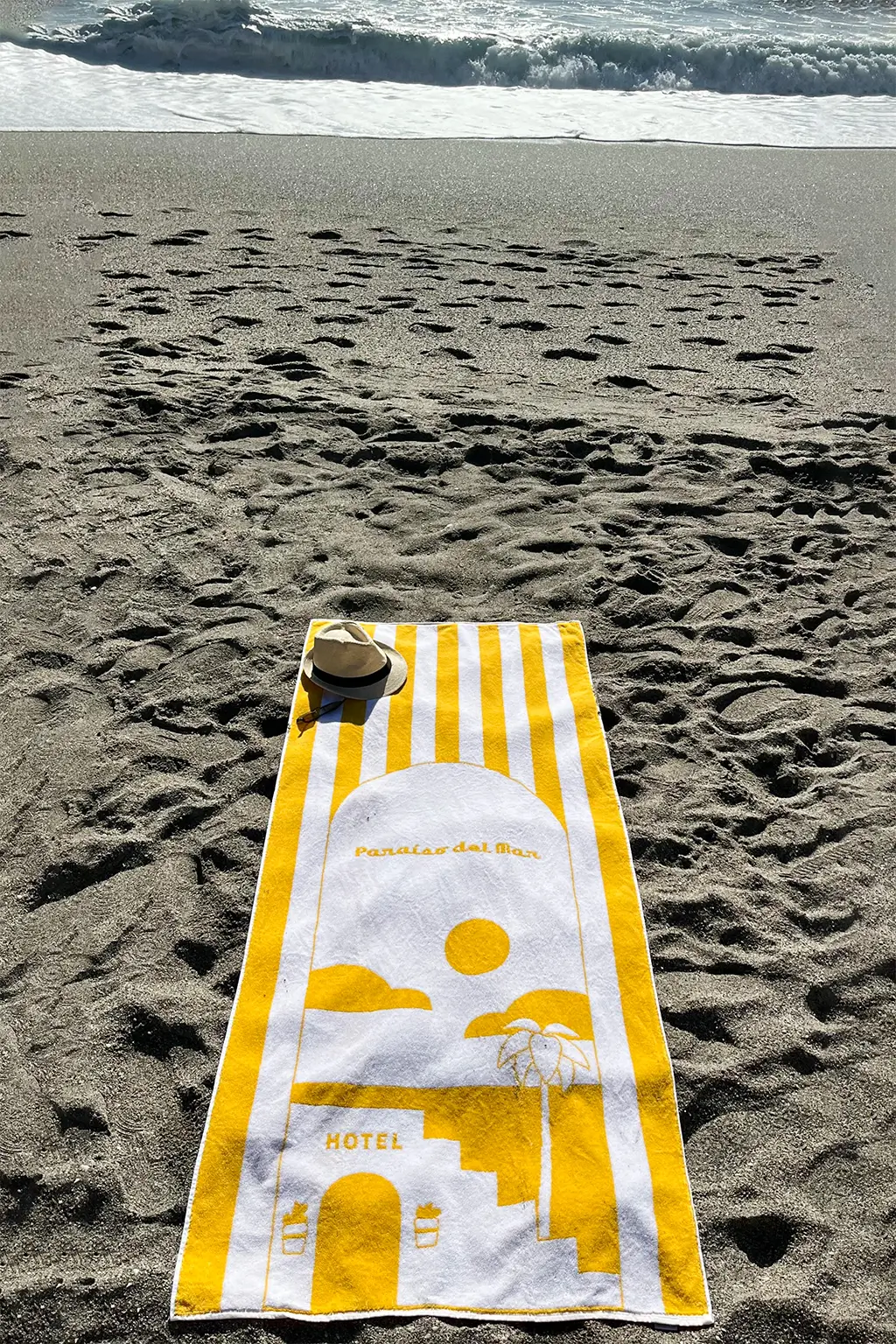 Toalla de playa del Hotel Paraíso del Mar en Nerja